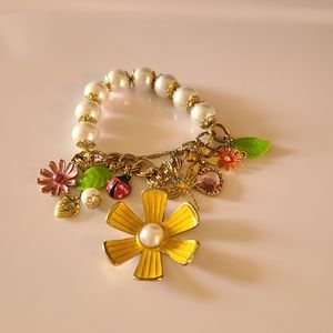 Betsey Johnson Stretch Bracelet Flower Pearl